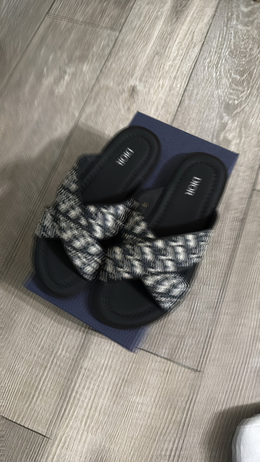 Adore huaraches